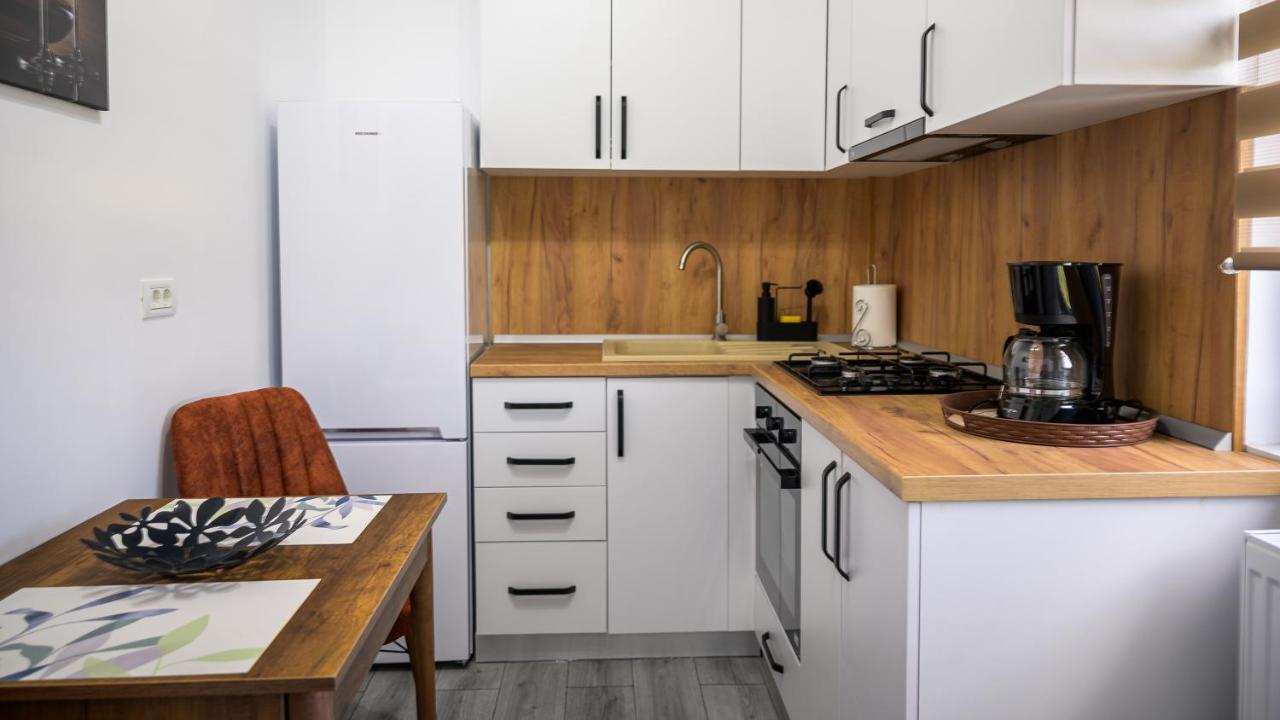 Appartement Nina House à Târgu Jiu Extérieur photo