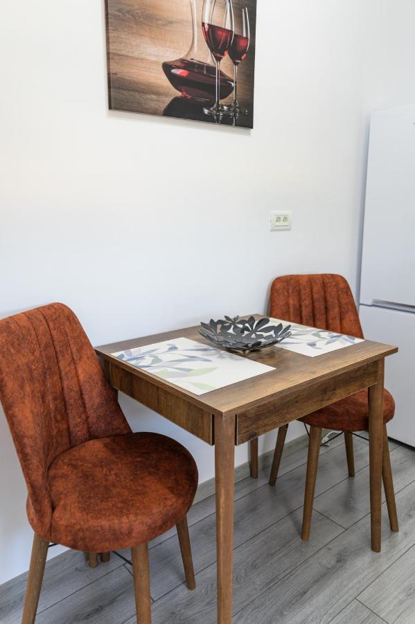Appartement Nina House à Târgu Jiu Extérieur photo