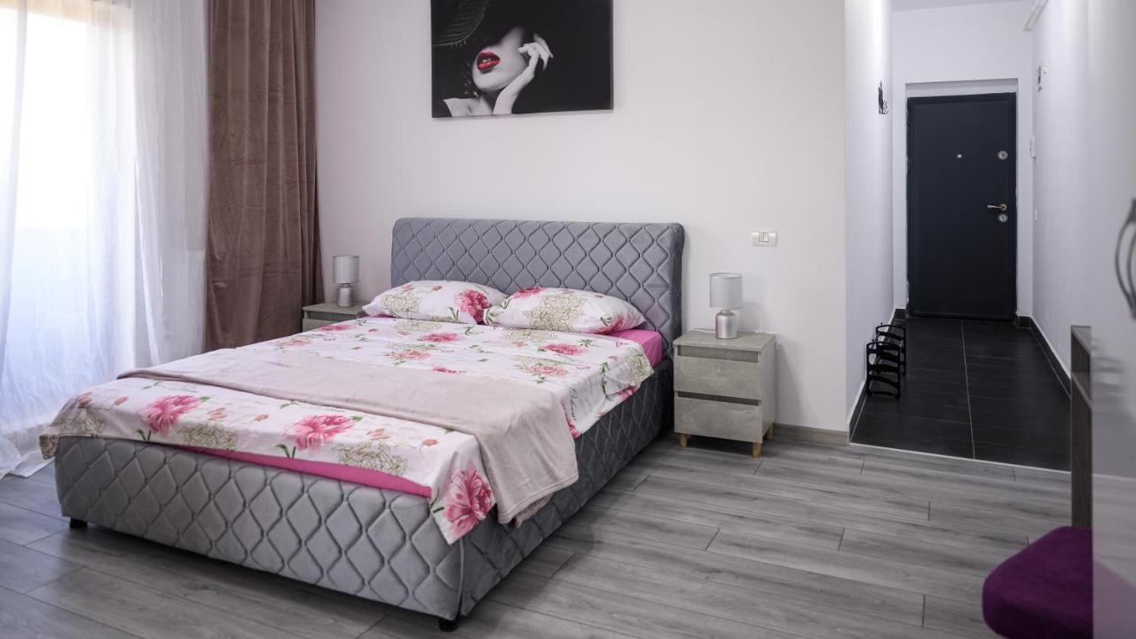 Appartement Nina House à Târgu Jiu Extérieur photo