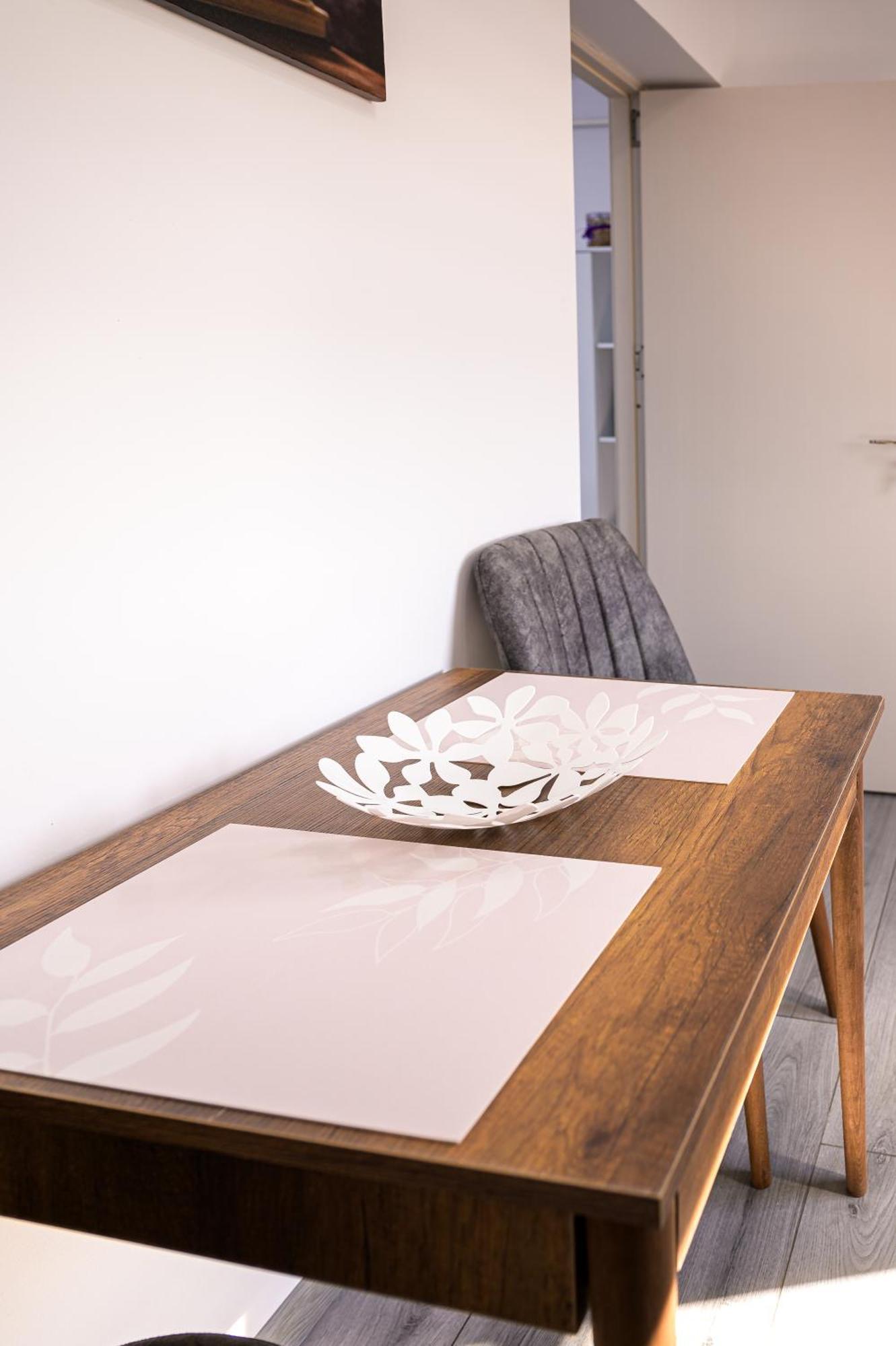 Appartement Nina House à Târgu Jiu Extérieur photo